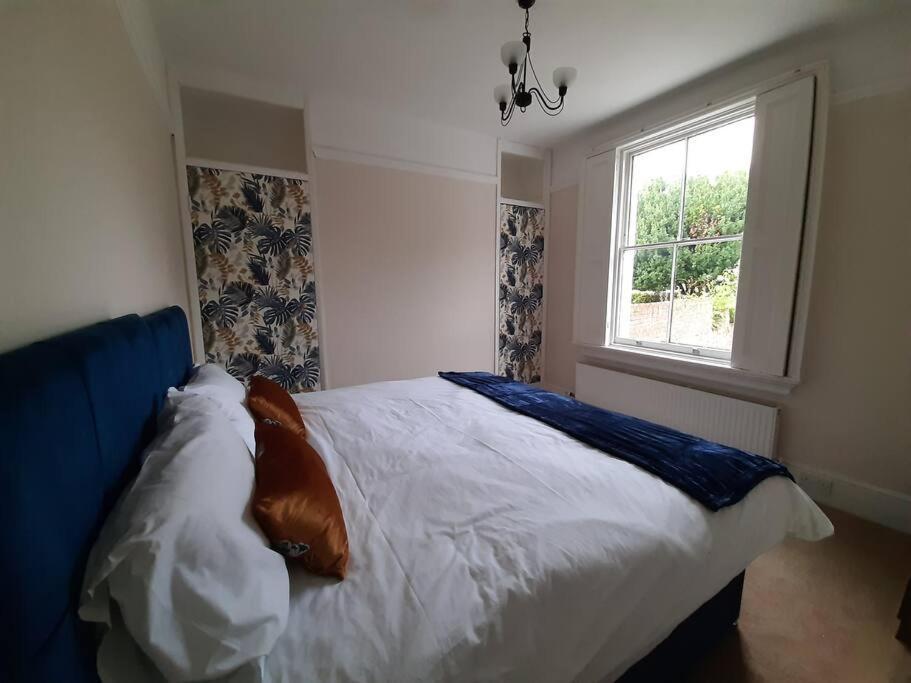 Appartement - 2 Beds With Parking Wokingham