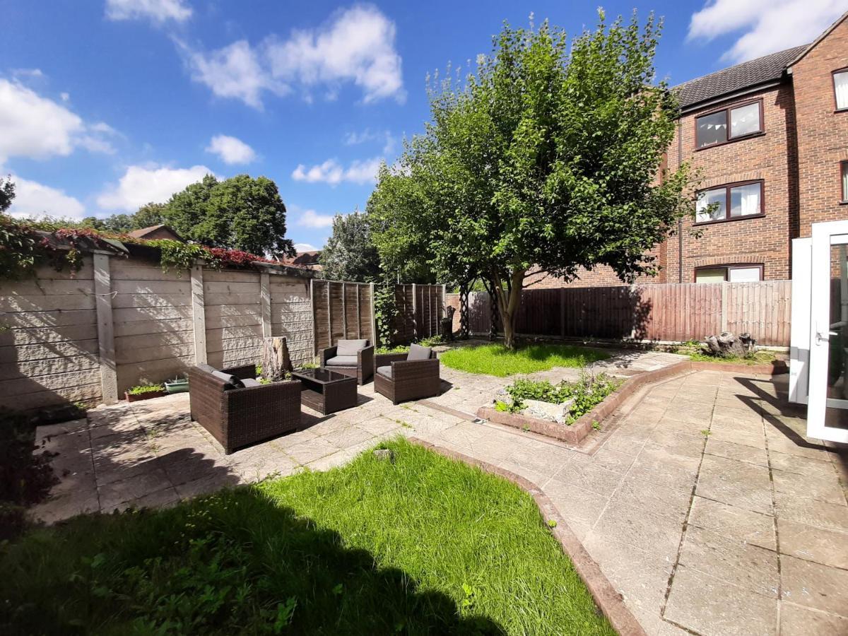 - 2 Beds With Parking Appartement Wokingham