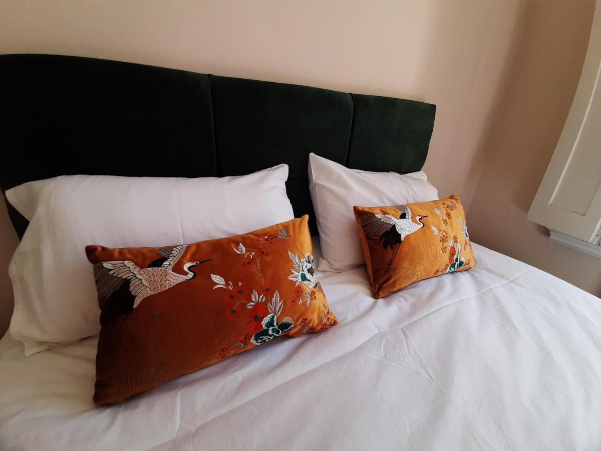 - 2 Beds With Parking