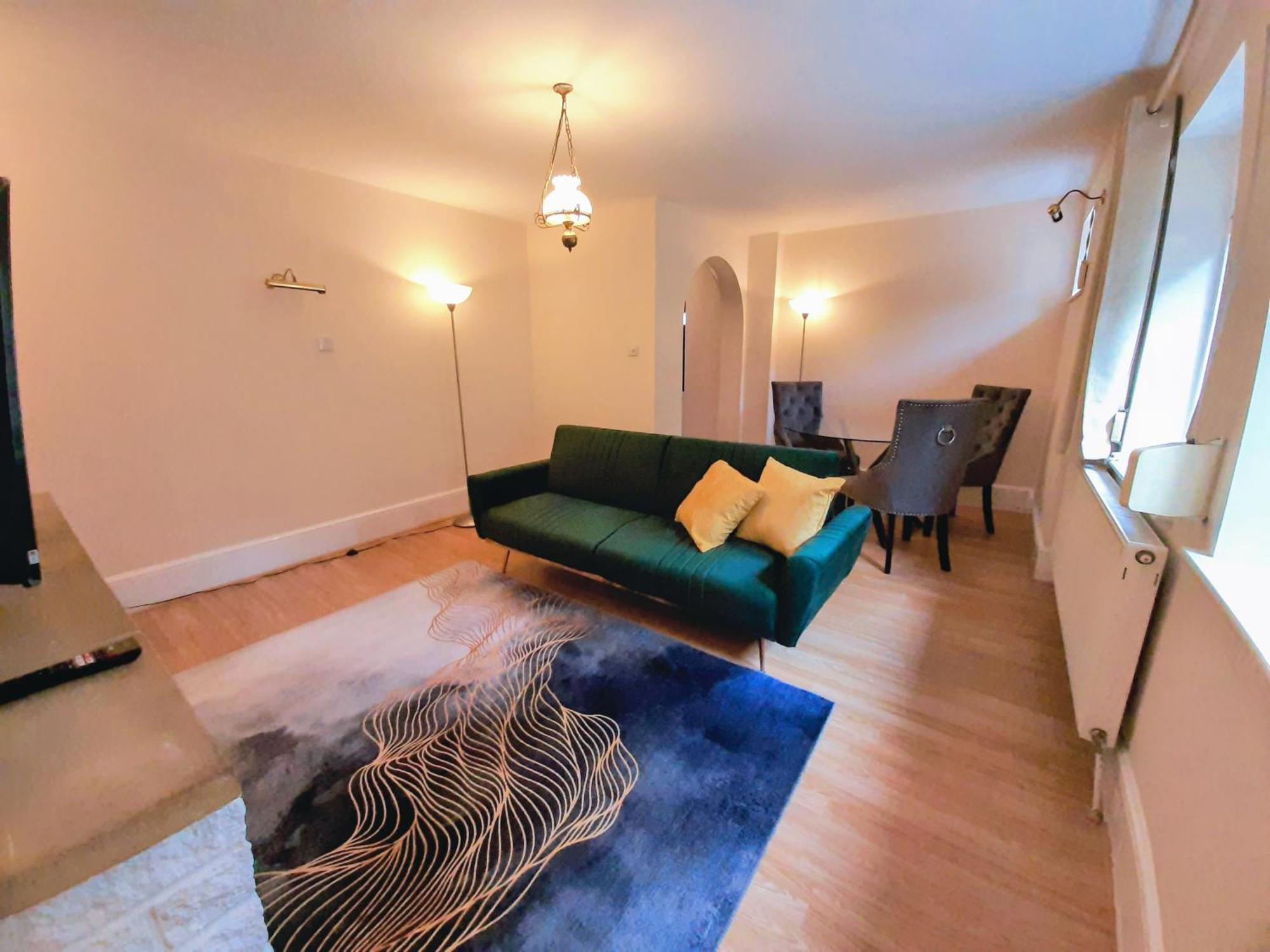 - 2 Beds With Parking