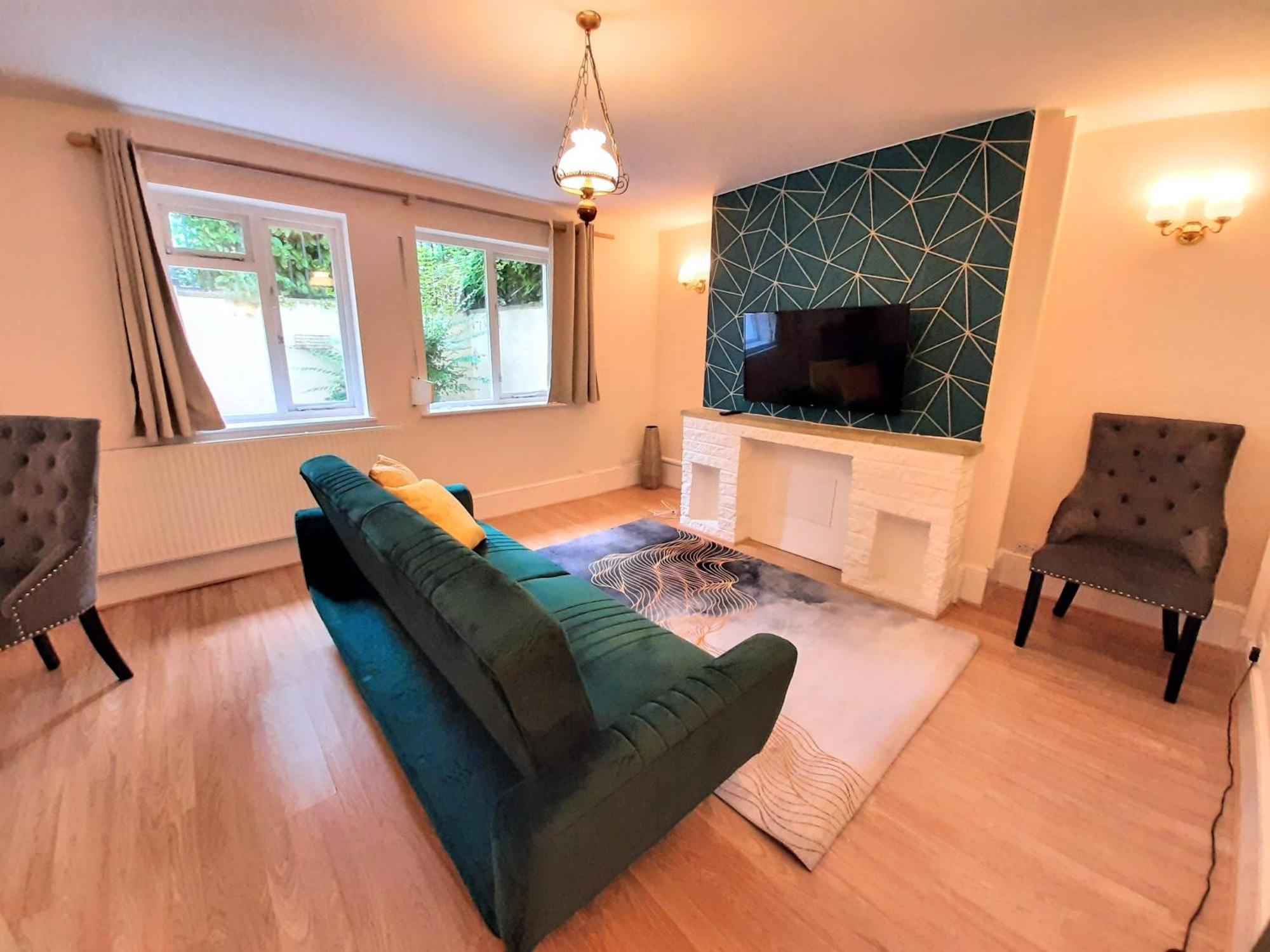 - 2 Beds With Parking Appartement Wokingham